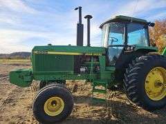 John Deere 4555 Cab Tractor