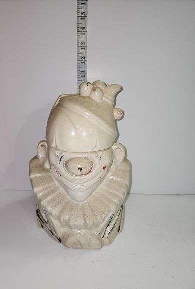 Vintage McCoy Clown Cookie Jar. (Paint worn off)