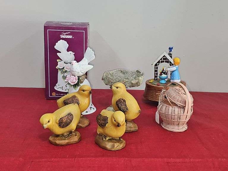 Various Bird Decor