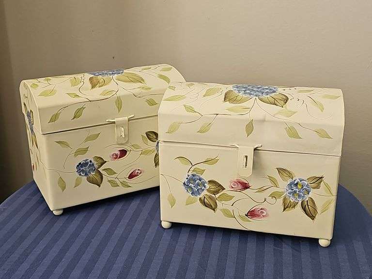 Metal painted storage boxes