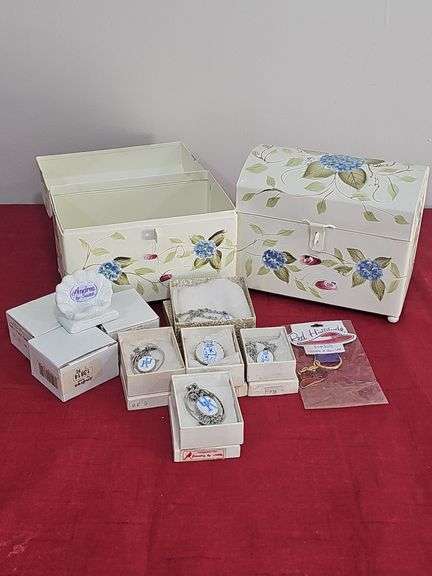 Metal painted storage boxes