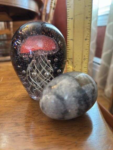 Vtg Marble Easter Egg & Jelly Fish Glass Paper Weight