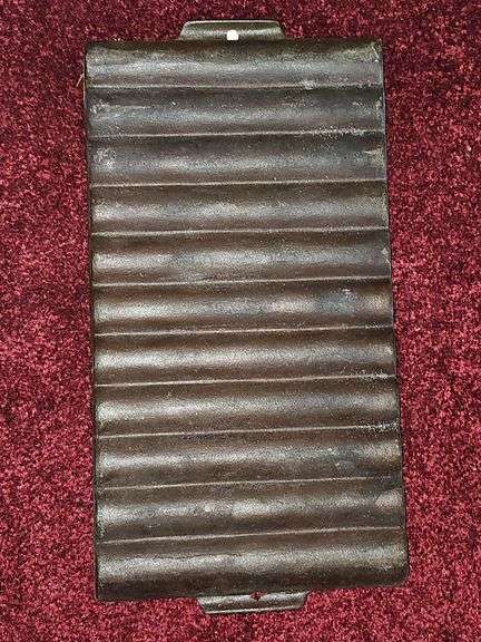 Cast iron cornbread pan