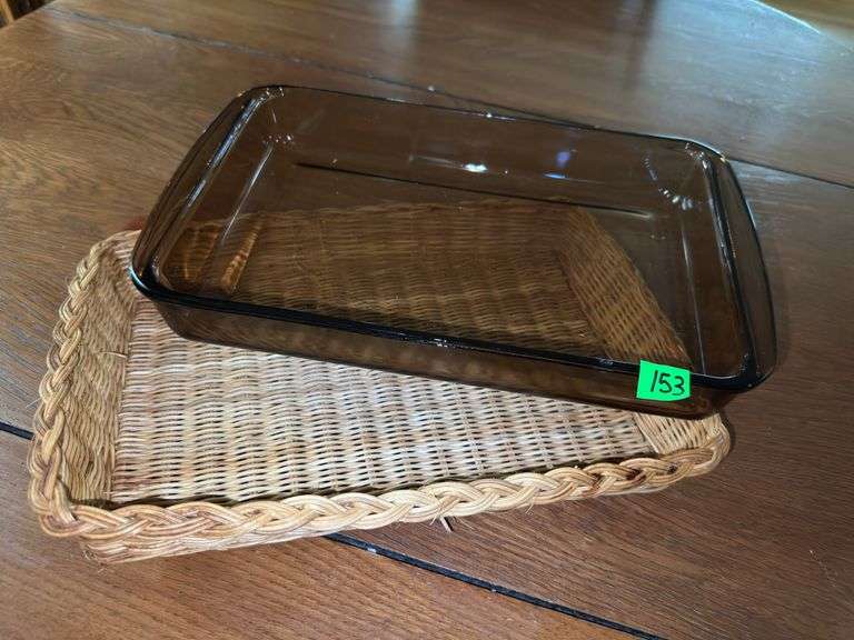 Vintage Pyrex Casserole Dish w/Basket