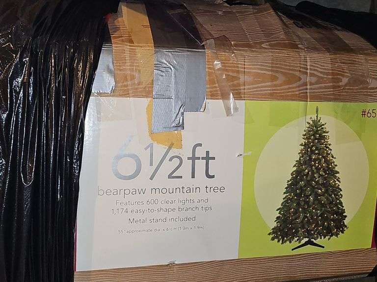 6 1/2' Christmas Tree