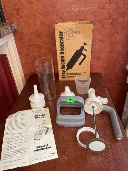 Pampered Chef Accent Decorator & Cut-N-Seal