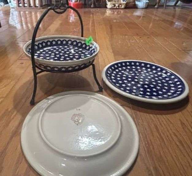 Boleslawiec Pottery Plates & Pie Plate with Star Pattern - Stoneware