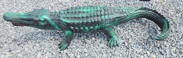 Aluminum Alligator Statue