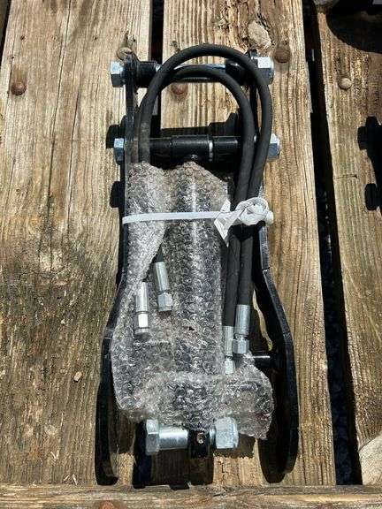 Future - Excavator Hydraulic Thumb Clip