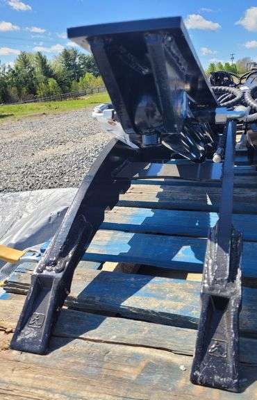 Future 7T Hydraulic Thumb Pump