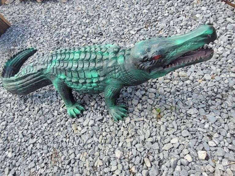 Aluminum Alligator Statue