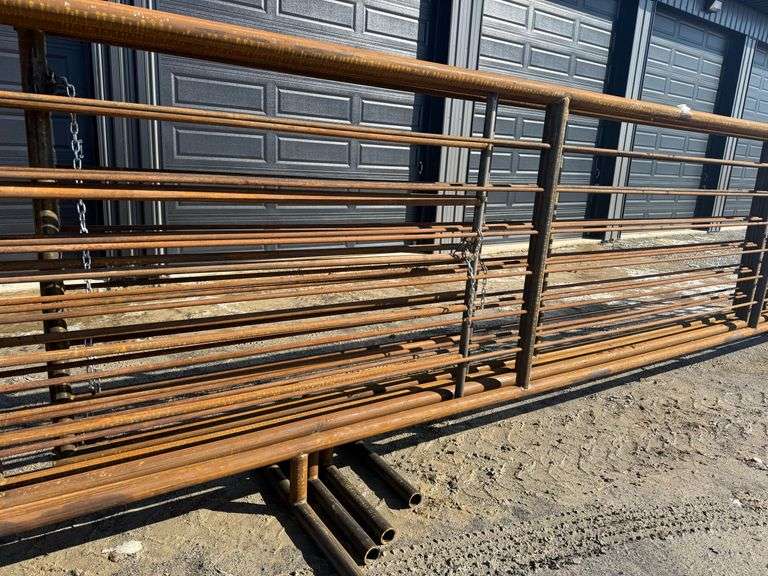 6- 24ft Free Standing Panels w/ 7ft Swing Gates