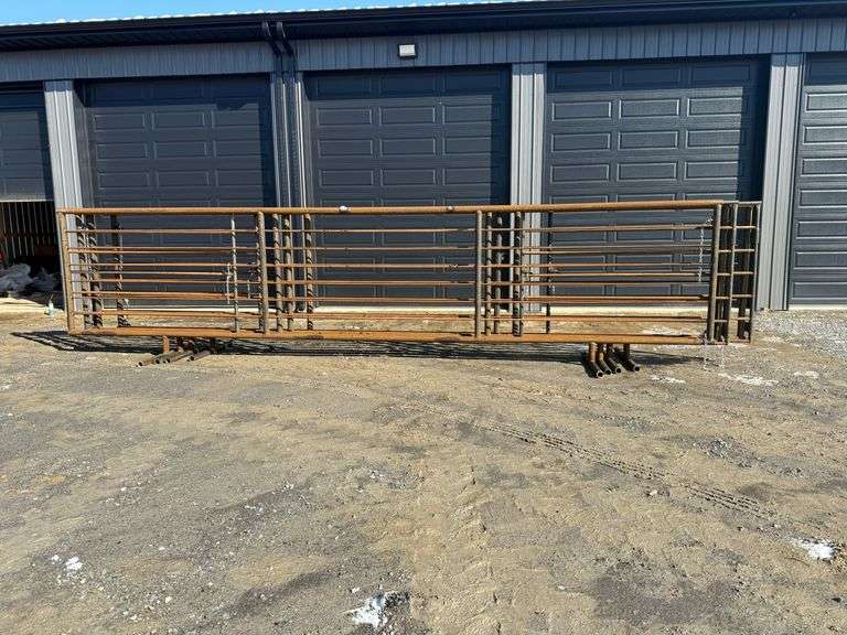 6- 24ft Free Standing Panels w/ 7ft Swing Gates