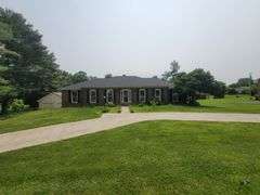 The Sara Grider Estate.  210 Hays Ln. Danville KY