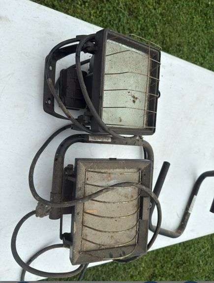 2 shop lights