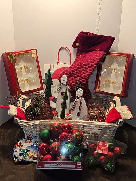 Christmas books & decor