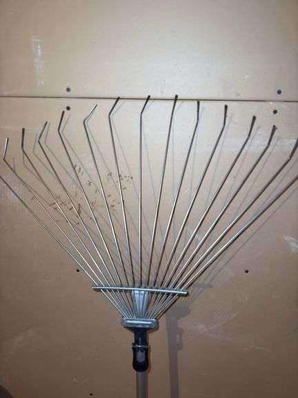 Lawn/garden tools