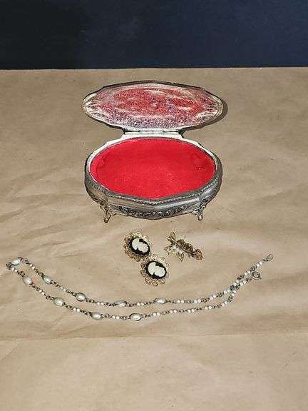 Small metal jewelry boxes