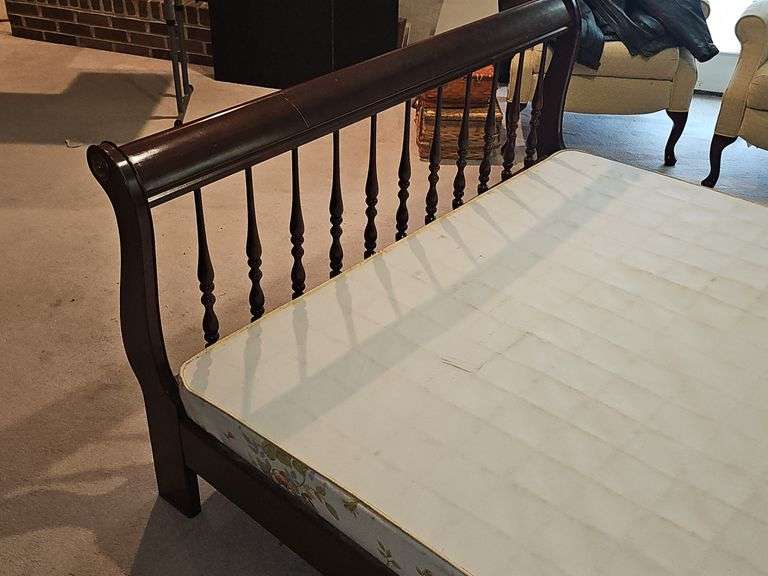 Sleigh Bed - Full size