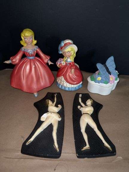 Figurines