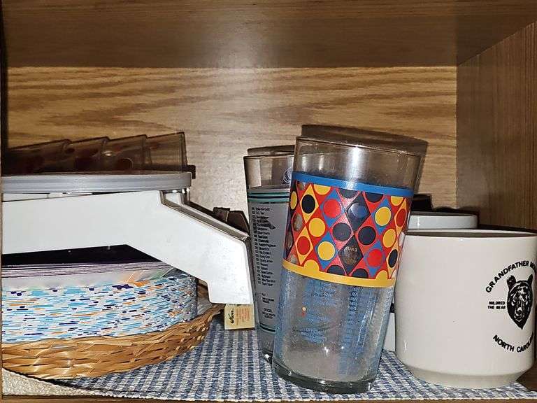 Tupperware cups & more