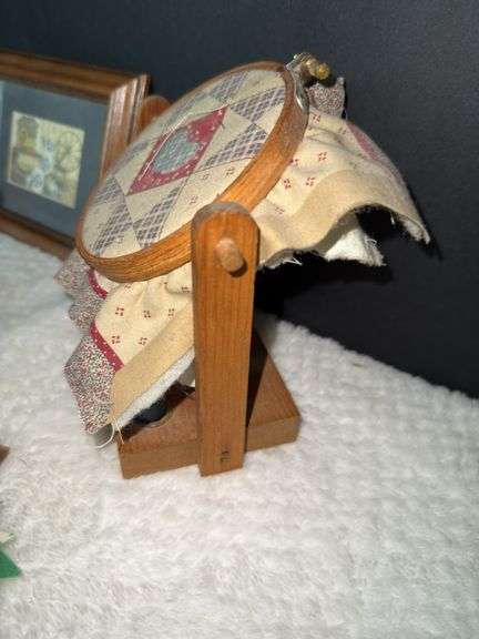 Quilting themed decor