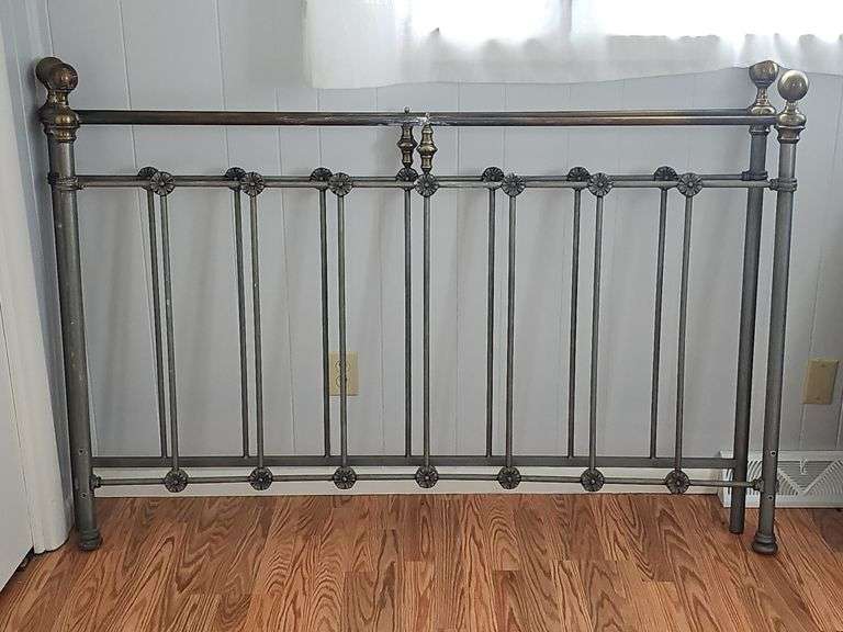 Metal Bed with Flower Detail