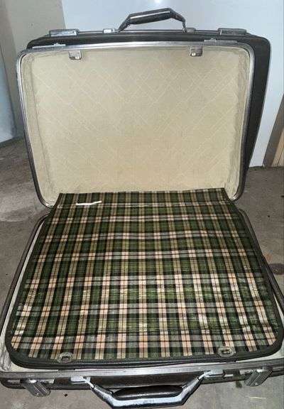 Tourister suit case set