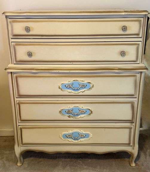 Chest of drawers