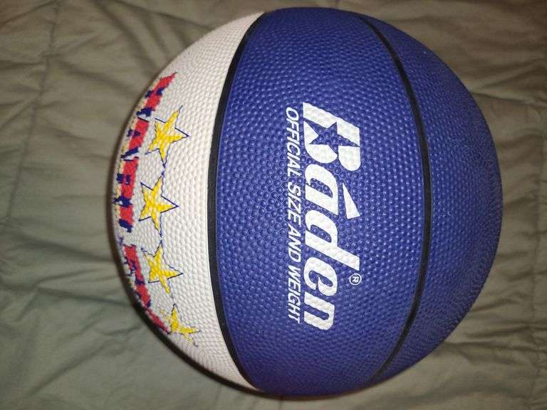 Hardee's basketball & Harlem Globetrotters ball