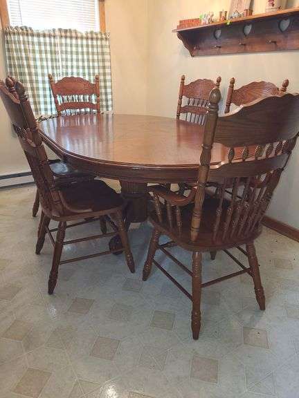 Solid wood dining table, 4 chairs, & 2 captain chairs