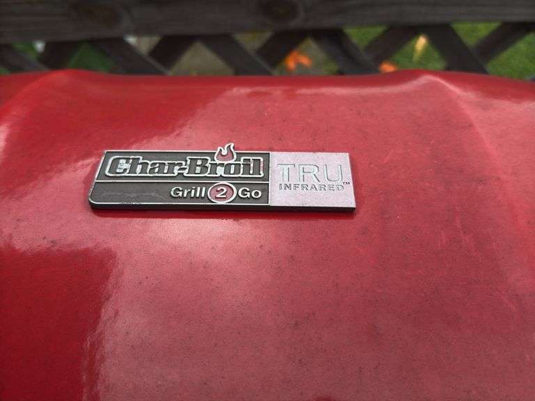 Charbroil grill & propane tank