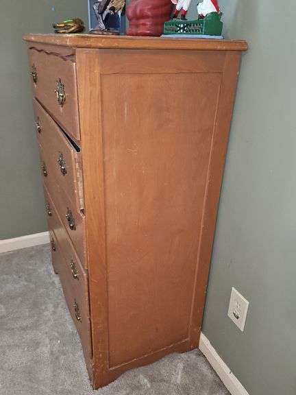 Chest of drawers
