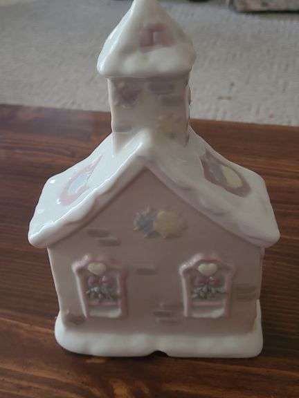 Precious Moments light up porcelain chapel