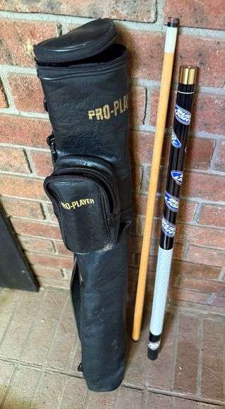 Pool sticks & carrying case