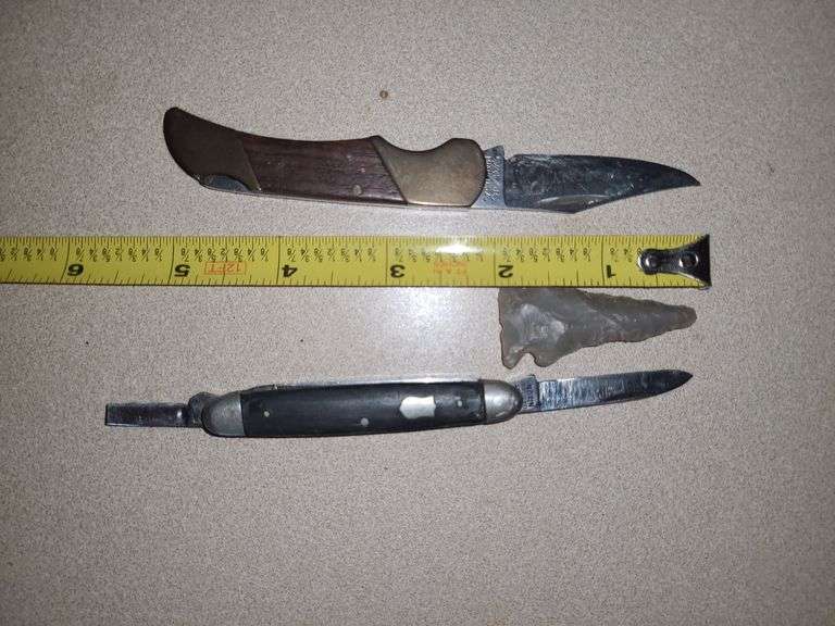 Knives & Arrowhead