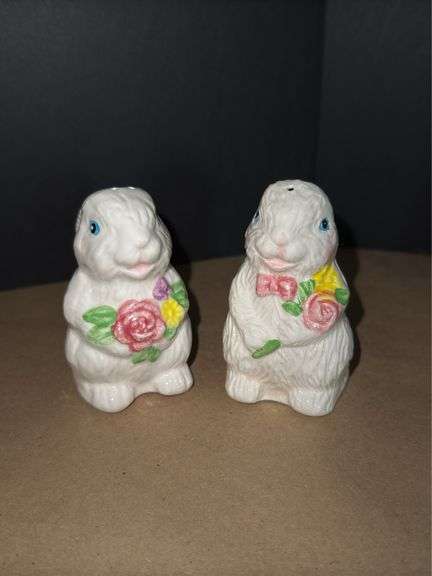 Egg tray set