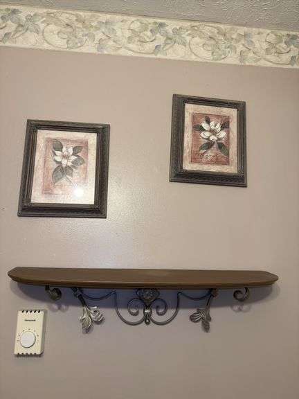 Bathroom wall decor