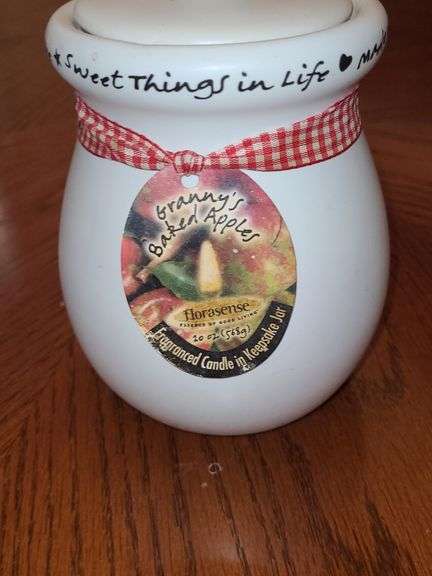 Granny's Baled Apple candle & ceramic utensil jar