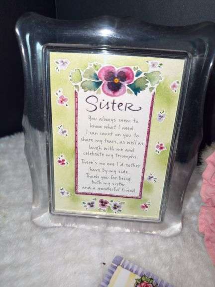 "Sister" Themed Decor