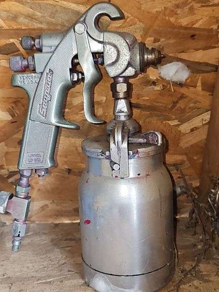 2 paint sprayers