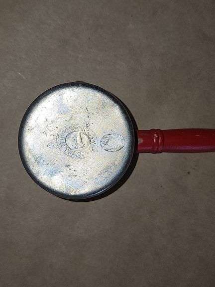 Vintage sifter and measuring cups