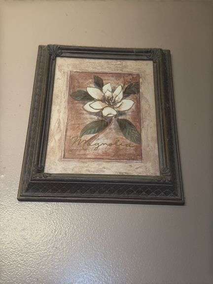 Bathroom wall decor