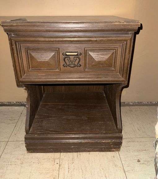Nightstand with one drawer