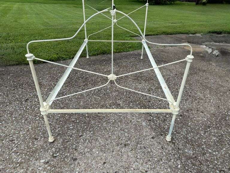 White cast iron bedframe