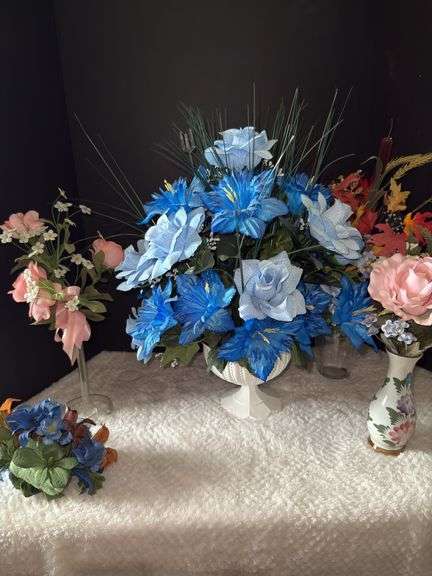 Various Vases & Faux Flowers