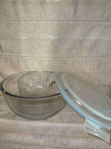 Glasslock large bowl with lid