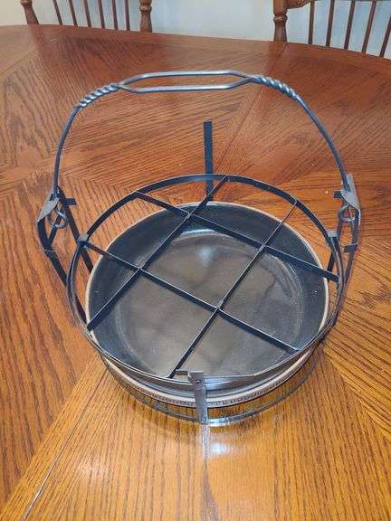 Metal pie plate holder & stoneware pie plate