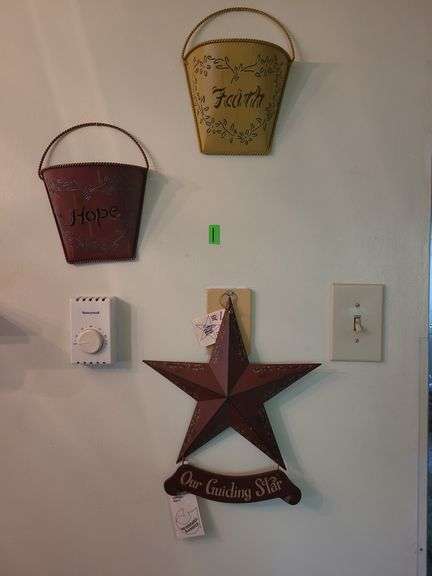 Metal wall decore