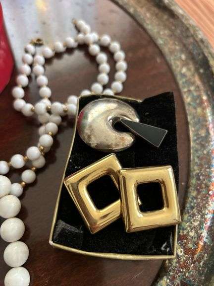 Tray & Costume Jewelry
